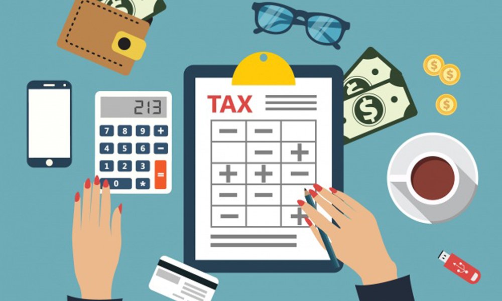How to become a tax consultant